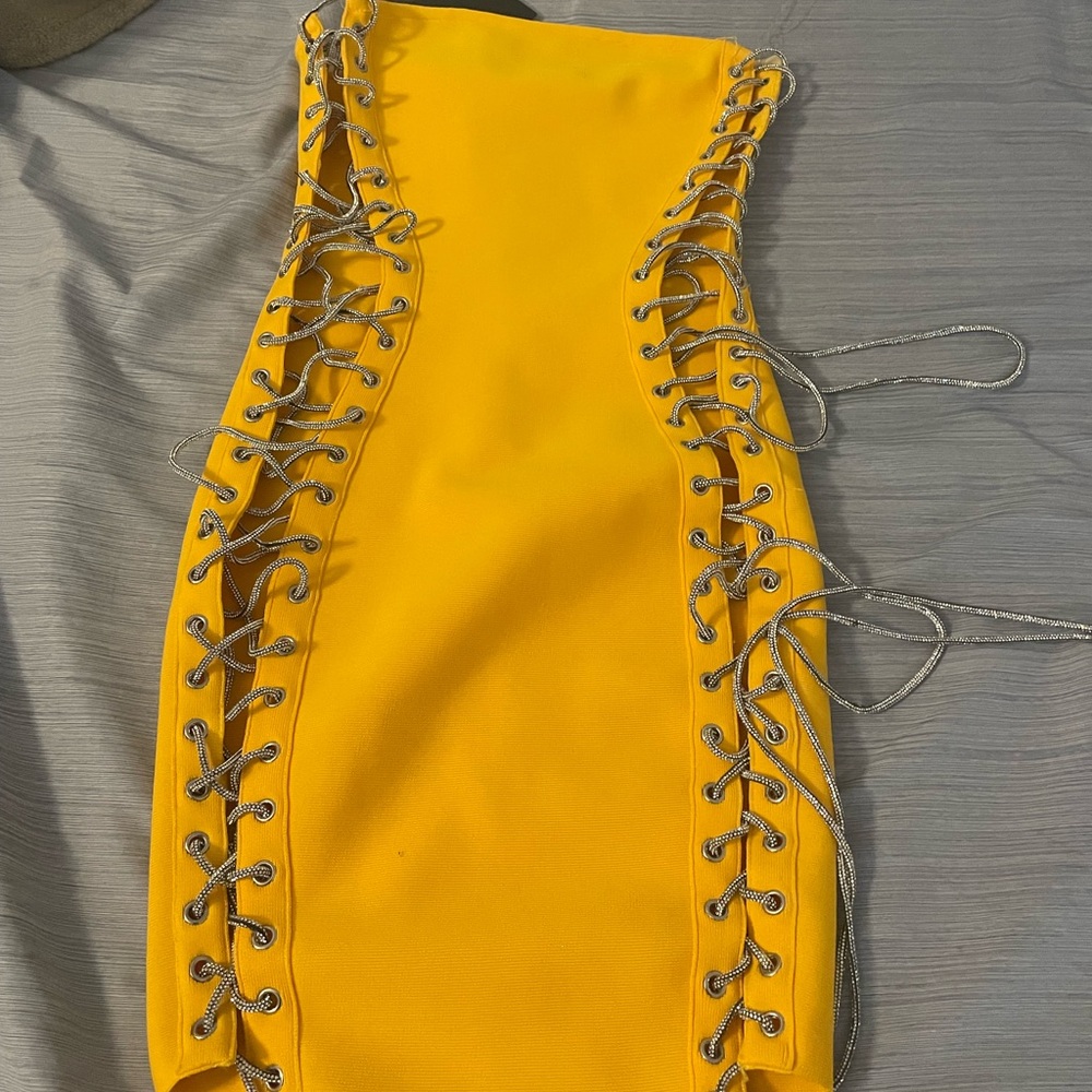 Nice yellow dress all eyes on you